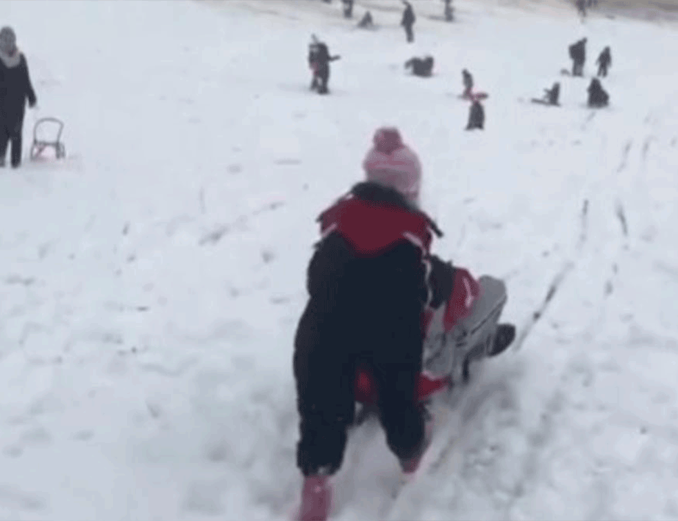 NIJE KOPAONIK, A NI ZLATIBOR: Pogodite u kom delu BEOGRADA je ova SNEŽNA IDILA (VIDEO)