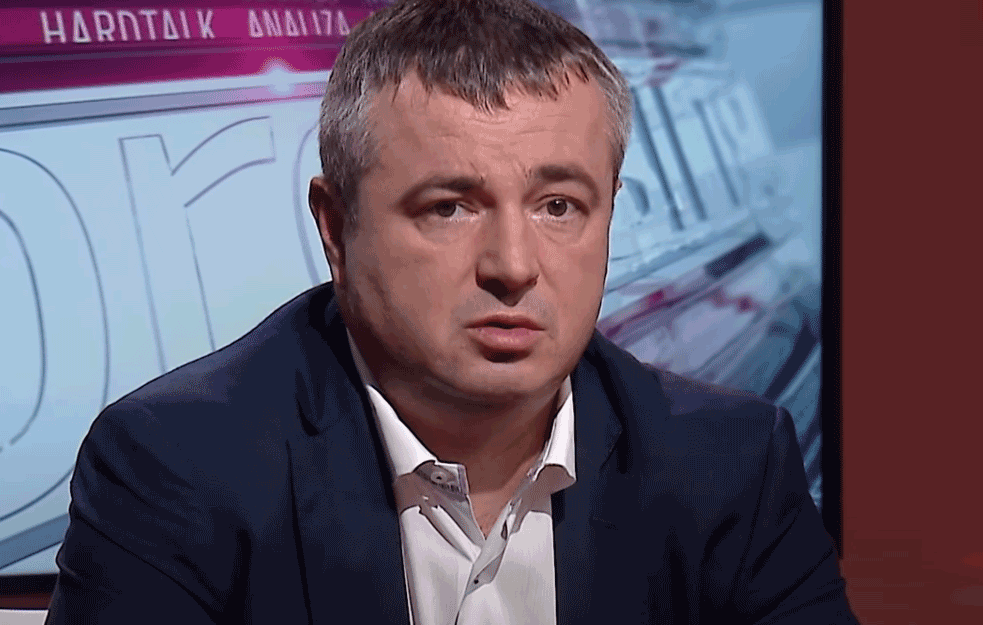 Dušanu Bajatoviću NIKAD DOSTA FUNKCIJA: Direktor 'Srbijagasa' i <span style='color:red;'><b>član SPS</b></span> zarađuje mesečno 66 PROSEČNIH SRPSKIH PLATA!