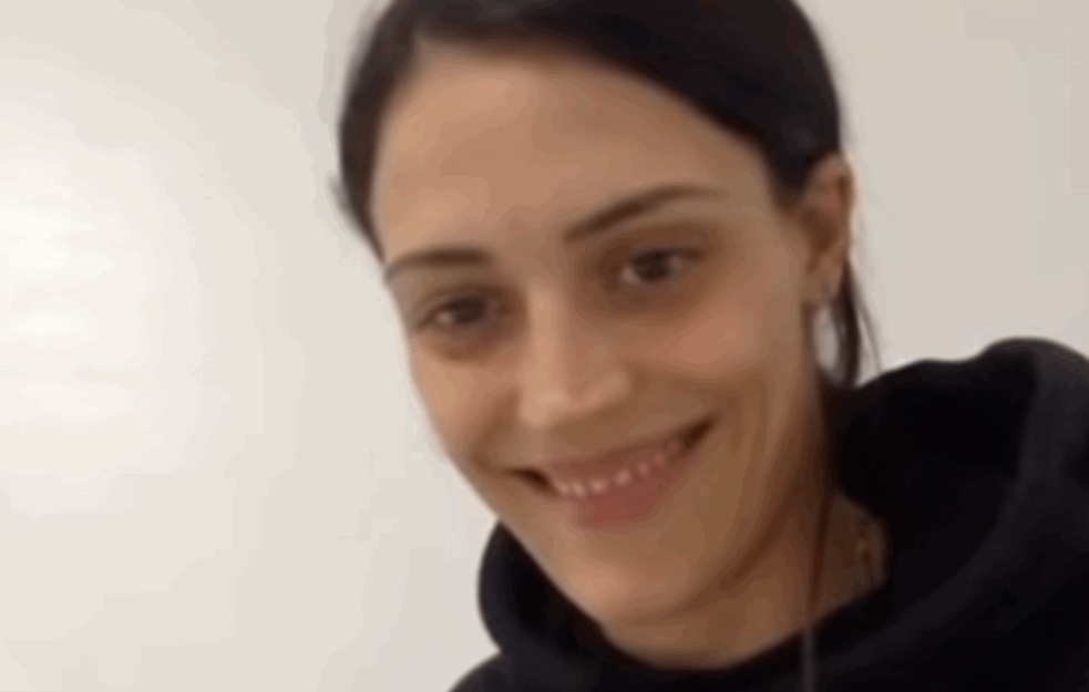 PORODILA SE STEFANA VELJKOVIĆ: Objavila fotografiju iz porodilišta, a ponosan je I TATA, naš talentovani ODBOJKAŠ! (FOTO)