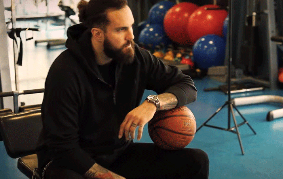 RADULJICA POBESNEO NA UTAKMICI: Usred Kine 'sočno' OPSOVAO NA SRPSKOM! (VIDEO) 