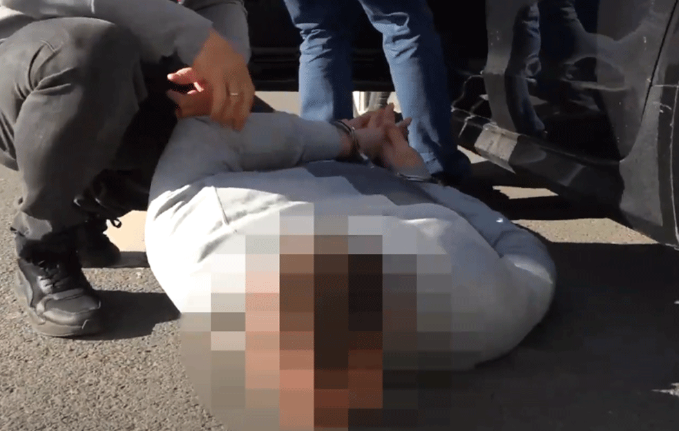UHAPŠEN ZBOG POKUŠAJA REKETIRANJA MLADOG SRPSKOG REPREZENTATIVCA: Član UPRAVE <span style='color:red;'><b>FK Vojvodina</b></span> probao da iznudi 40.000 evra! (VIDEO) 