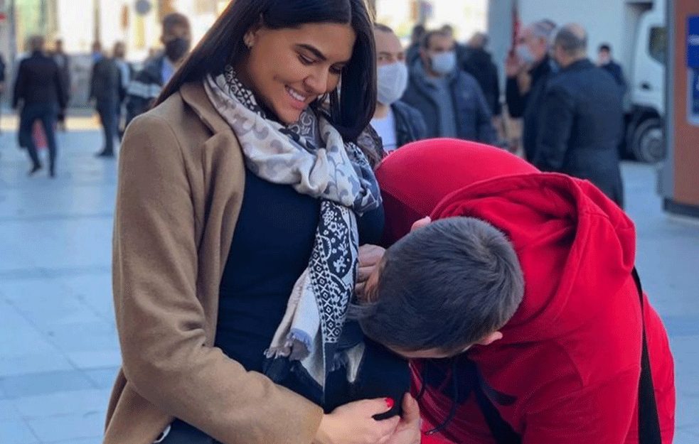 OŽENIO SE SLOBA VASIĆ: Mlada sijala u neobičnom izdanju! (FOTO)