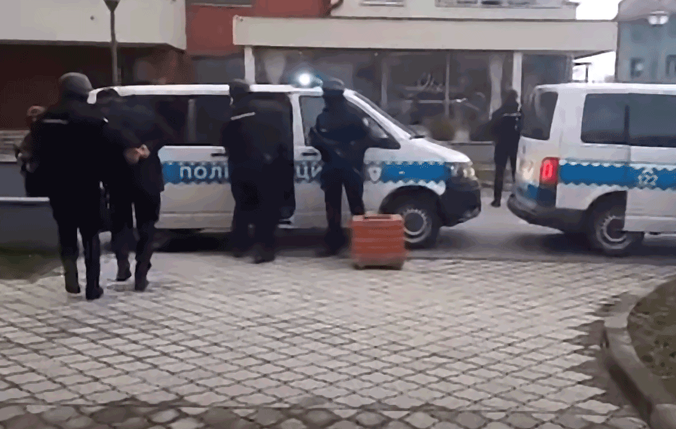 ŠKALJARCI ZVANIČNO <span style='color:red;'><b>PROTERANI</b></span> IZ BiH: Roganoviću, Kršiću i Sjekloći osujećen plan napada?! (VIDEO)