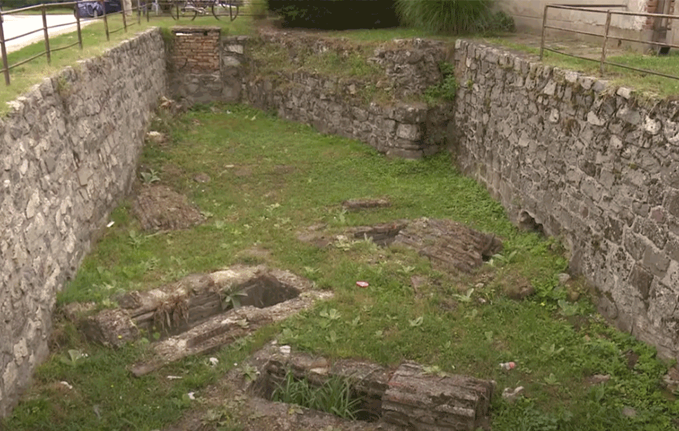 OTKRIĆE KOJE MOŽE PROMENITI ISTORIJU SRBIJE: Čije posmrtne ostatke čuva GROB 18 u MAČVANSKOJ MITROVICI?     