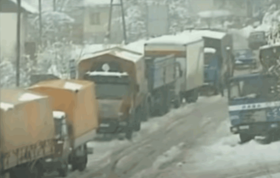 Pre 25 godina dogodila se najveća <span style='color:red;'><b>GOLGOTA</b></span> u novijoj istoriji: 150 000 SRBA napustilo je SVOJE DOMOVE! (VIDEO)


