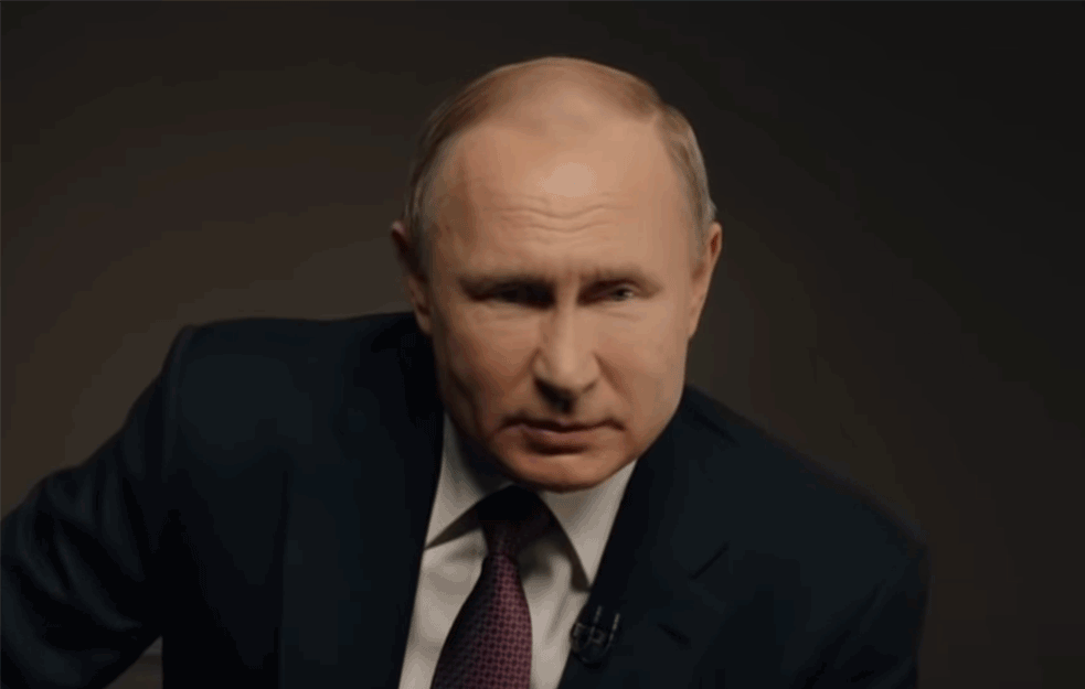 PUTIN 'OLADIO' EVROPU 'Dok sam ja predsednik deca će imati mamu i tatu'!