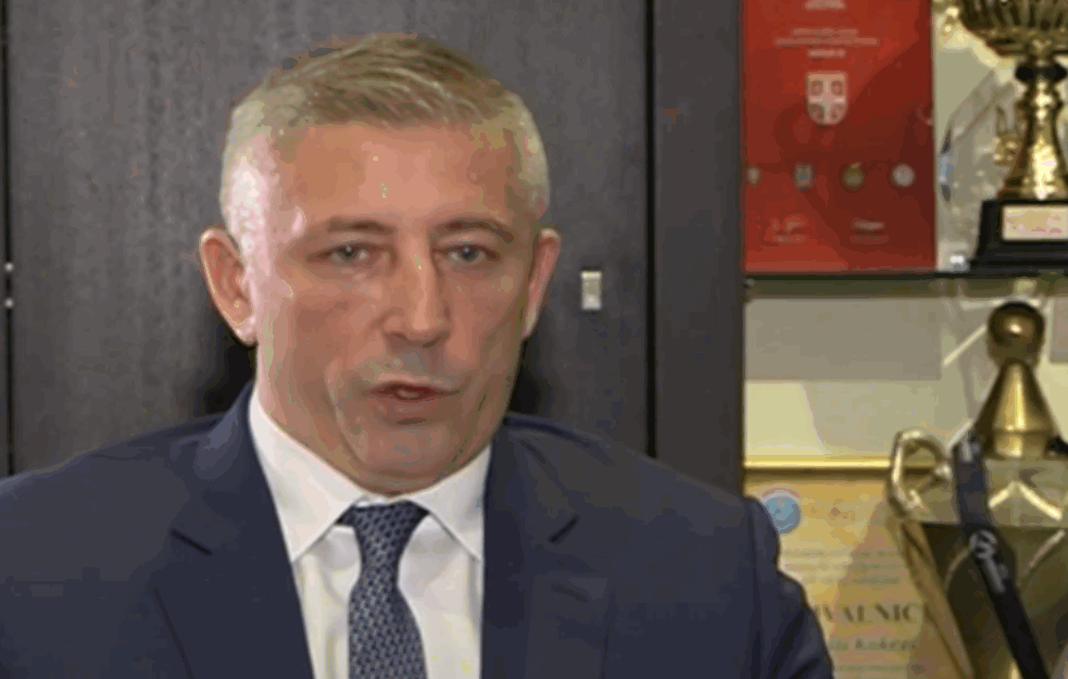 KOKEZA ODBIO POLIGRAF a ćutao i na pitanja o pripremama za UBISTVO PREDSEDNIKA!? Prvi čovek FSS posle 4 sata IZAŠAO IZ SBPOK!