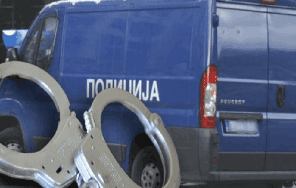 <span style='color:red;'><b>AKCIJA GNEV</b></span> SE NASTALJA, UHAPŠENO PET DILERA: Pretresom štekova, policija pronašla HEROIN, AMFETAMIN, KANABIS, TABLETE! 