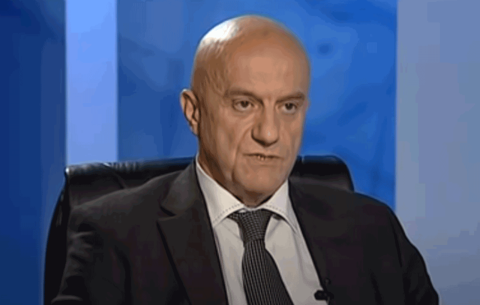 OČAJNIČKI POTEZ Dake Davidovića: U rasulu i nemoći obratio se VRAČARI!  