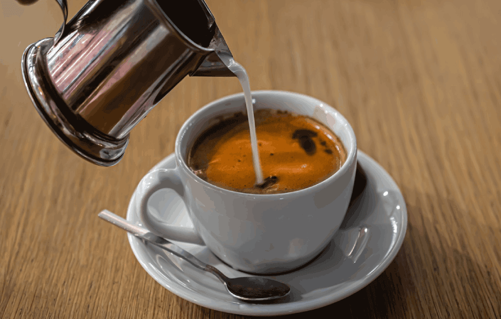 KAFA KAO DIURETIK: Da li vam se desilo da posle JEDNE ŠOLJICE 'trčite' u toalet? Evo ZAŠTO je to tako!