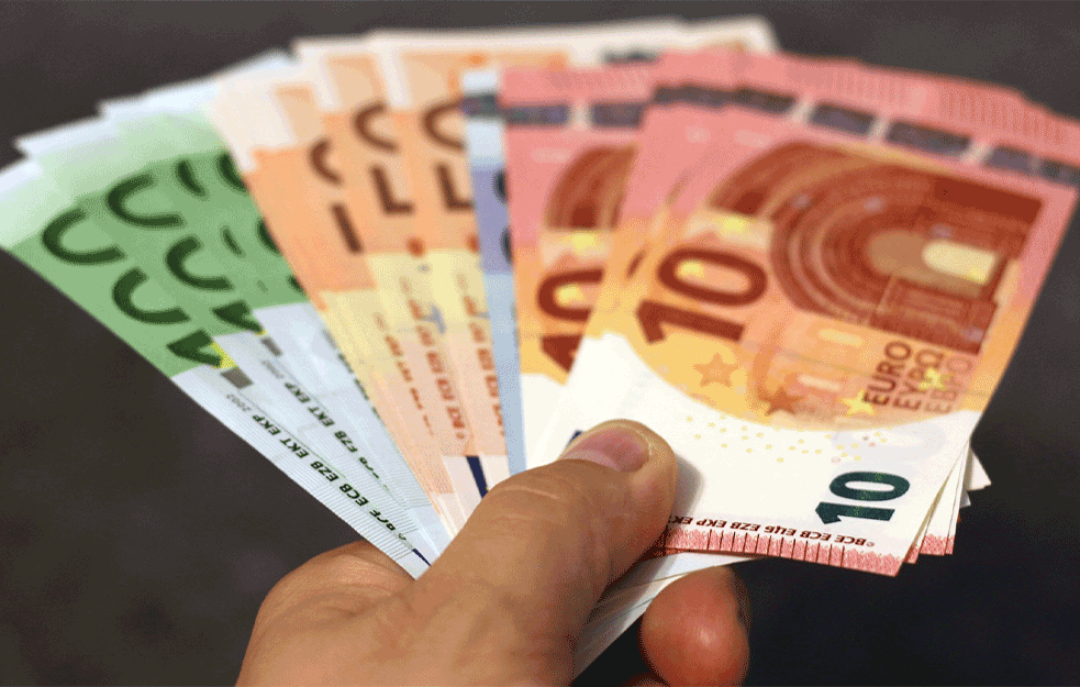 LAŽNI HODŽA ojadio Modričanke, uzeo im 15.000 evra pa NESTAO BEZ TRAGA!  