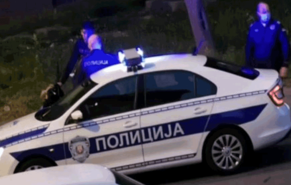 UHAPŠENI VANDALI: Ukrali automobil, vozili, <span style='color:red;'><b>slupali se</b></span>, a onda ga ZAPALILI! 