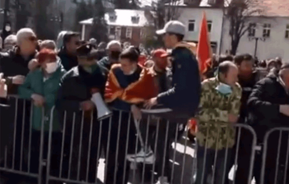 NOVE PRETNJE MITROPOLITU: Iako se ustoličio bolje mu je DA BEŽI U SRBIJU, opet ćemo PALITI MANASTIR! (VIDEO)