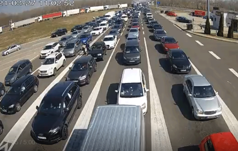 GRANIČNI PRELAZI NA ULAZU U SRBIJU ZATRPANI: Ljudi pohrlili u Beograd na besplatnu vakcinaciju