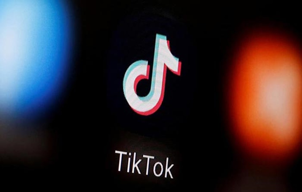 Izazovi na TIK TOKU sve BRUTALNIJI: Dečak (12) upao u KOMU nakon što je pristao na 'GUŠENJE PERTLOM' dok ne izgubi SVEST! 