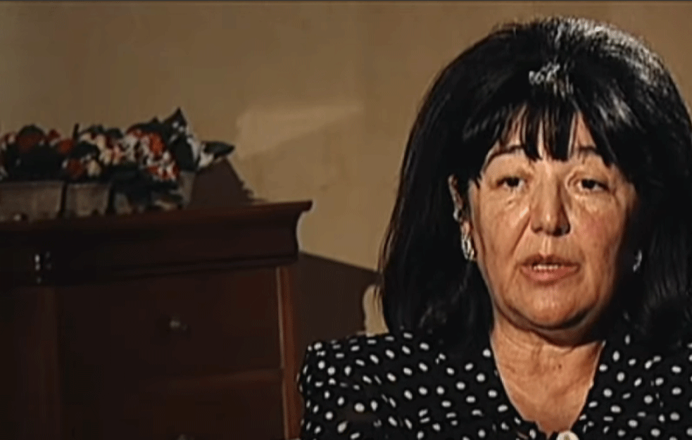 MUČNO DETINJSTVO I TEŽAK PORODIČNI ŽIG...Tragična sudbina majke MIRE MARKOVIĆ obeležila je njen ali i živote svih nas! 