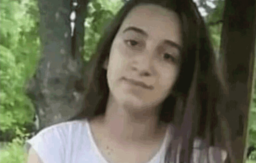 UHAPŠEN MLADIĆ (18) ZBOG NESTANKA MALOLETNE KRAGUJEVČANKE (13): Devojčica pronađena kod njega posle 16 dana, sumnja se na obljubu! 

