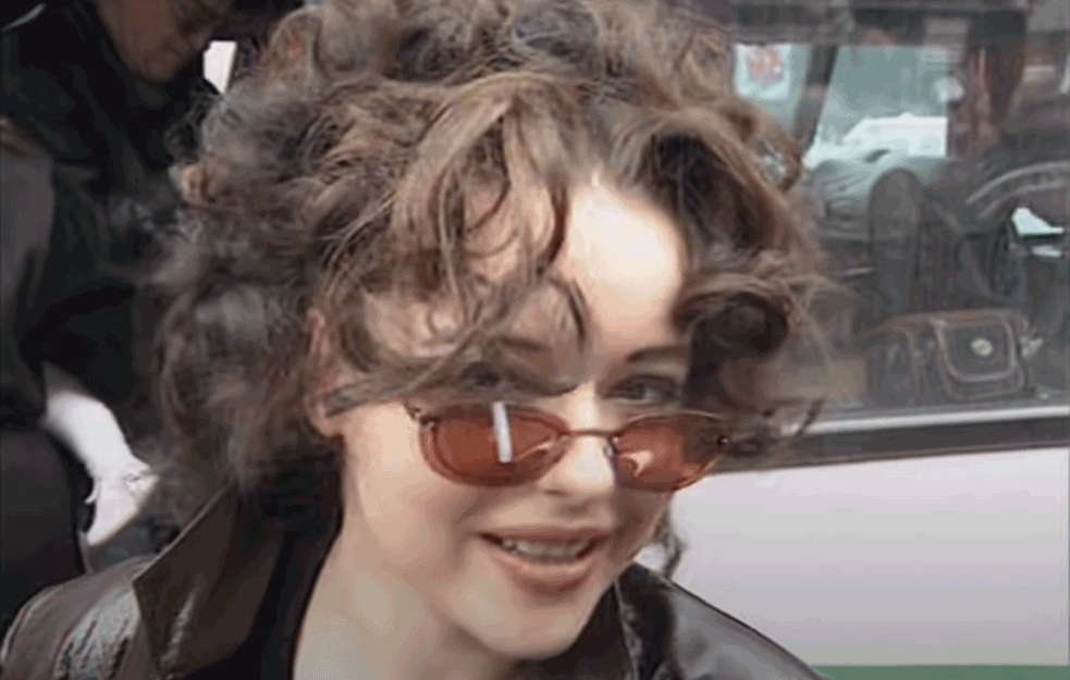 CECA SLAVKOVIĆ bila je MUZIČKA ZVEZDA devedesetih, a na vrhuncu karijere NAPUSTILA je SCENU: Evo kako danas izgleda i čime se bavi! (FOTO) 





