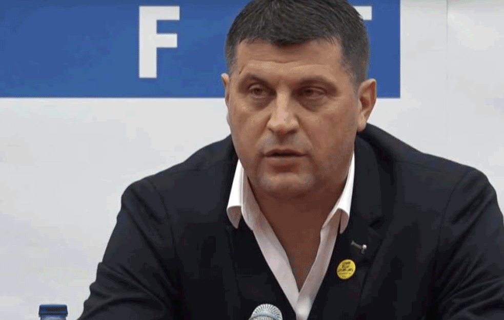ŠOK IZ ATINE! <span style='color:red;'><b>Vladan Milojević</b></span> nije više trener AEK-a!