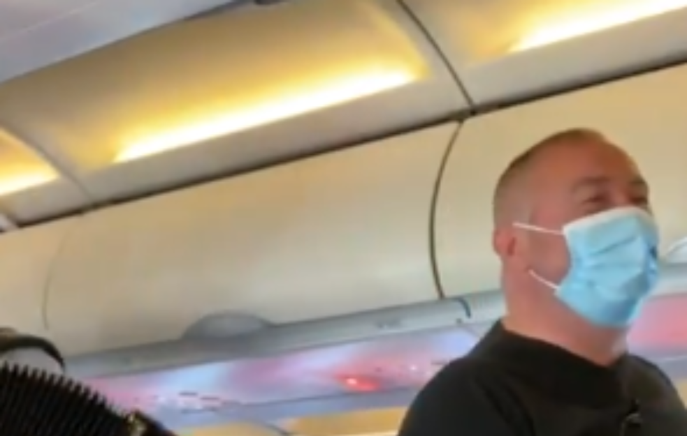 ĐANI I PALMA NAPRAVILI ŠOU U AVIONU: Dragan Marković na putu za EGIPAT poveo LEKARE, pevalo se uz HARMONIKU! (VIDEO) 