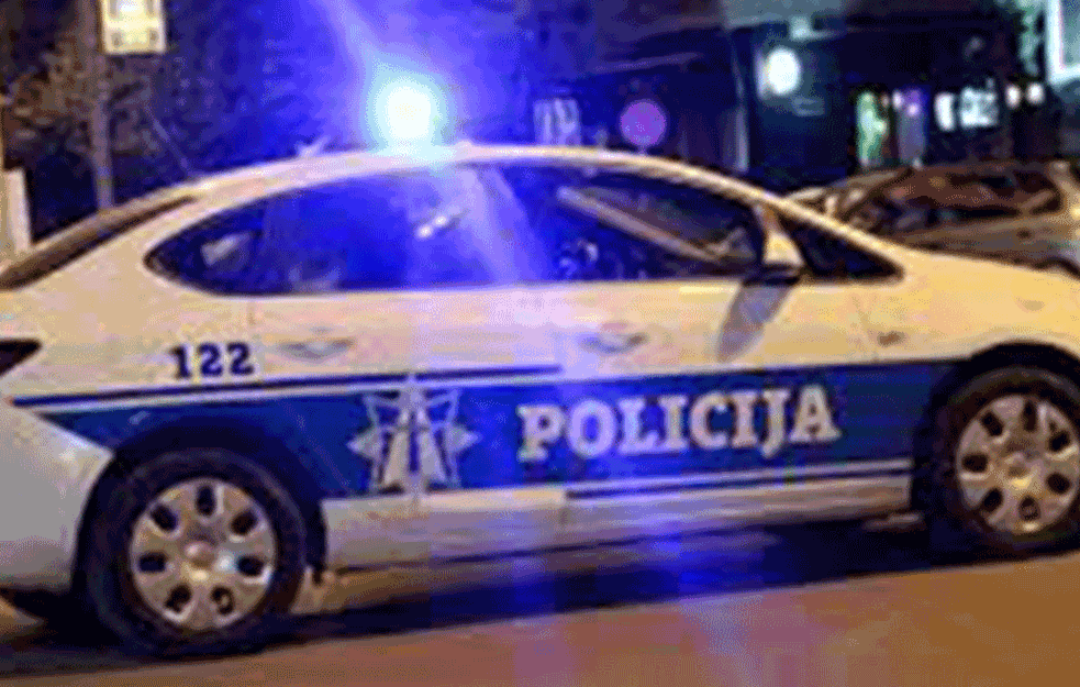 PUCNJAVA ISPRED <span style='color:red;'><b>DISKOTEKE</b></span> U NIKŠIĆU:  Dve osobe ranjene! 


