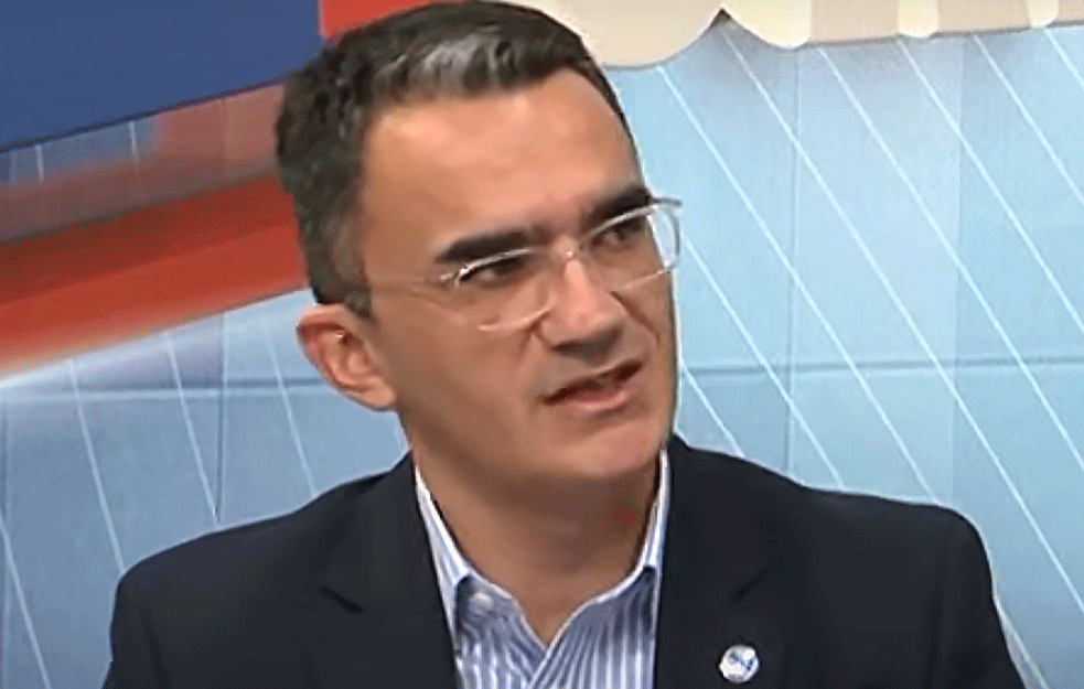 MINISTAR LEPOSAVIĆ PREDAO NACRT ZAKONA kojim se oslobađaju svi učesnici LITIJA I PROTESTA: Odmah usledila podrška GRAĐANA! 
