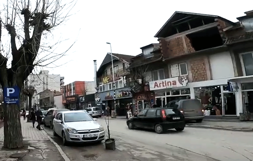 LEP GEST! Albanac iz Uroševca pronašao <span style='color:red;'><b>izgubljeni novčanik</b></span> sa novcem i dokumentima Srbina, predao ga policiji