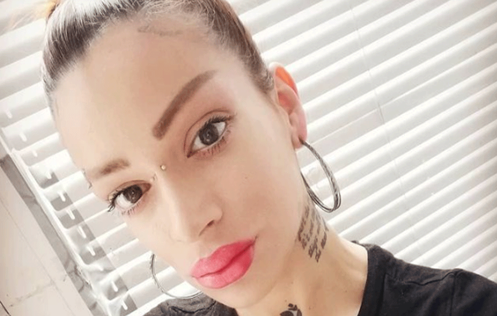 NAJJEZIVIJA PRIČA ESTRADE: Pevačica odrasla u luksuzu posle niza tragedija radi kao tumač <span style='color:red;'><b>tarot</b></span>a u Gruziji! (FOTO)