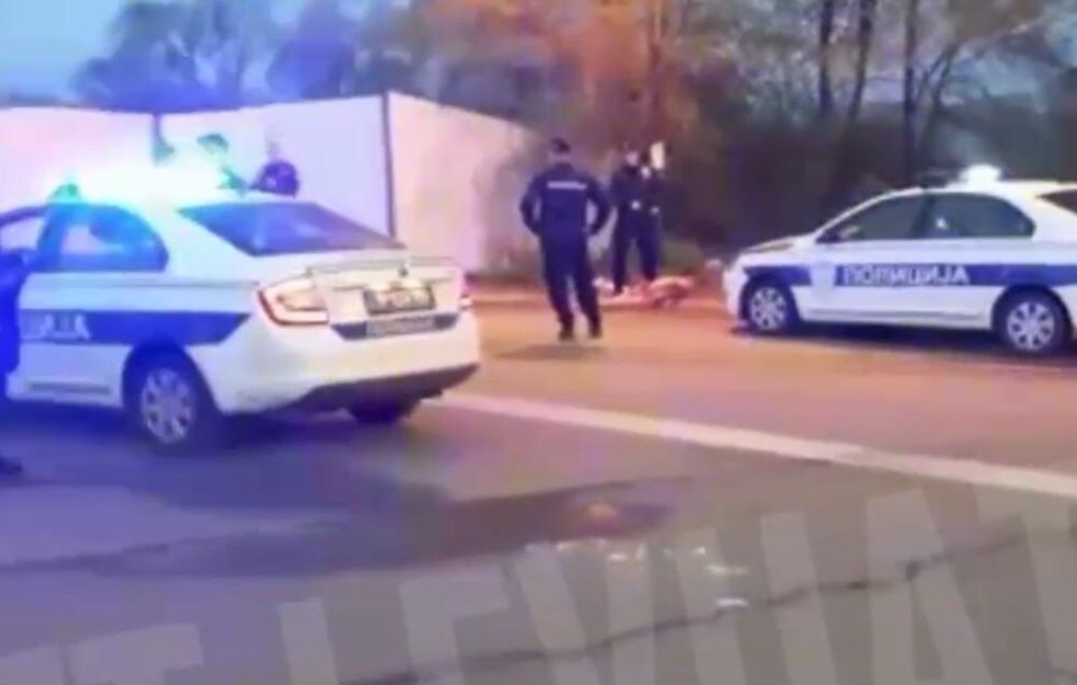 MONSTRUOZNO! Uhvatio psa i počeo da ga JEDE ŽIVOG, policija odmah intervenisala (VIDEO)