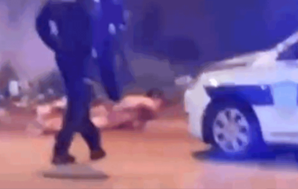 ŠOK! MUŠKARAC U SURČINI HTEO DA POJEDE PSA: Nesrećna životinja umalo izbegla JEZIVU SMRT, sada je na SIGURNOM! (VIDEO) 