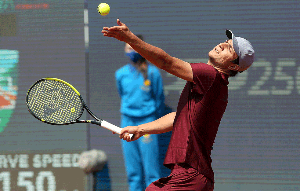KECMANOVIĆ POBEDIO VER<span style='color:red;'><b>DASKA</b></span>: Veliki uspeh srpskog tenisera! 