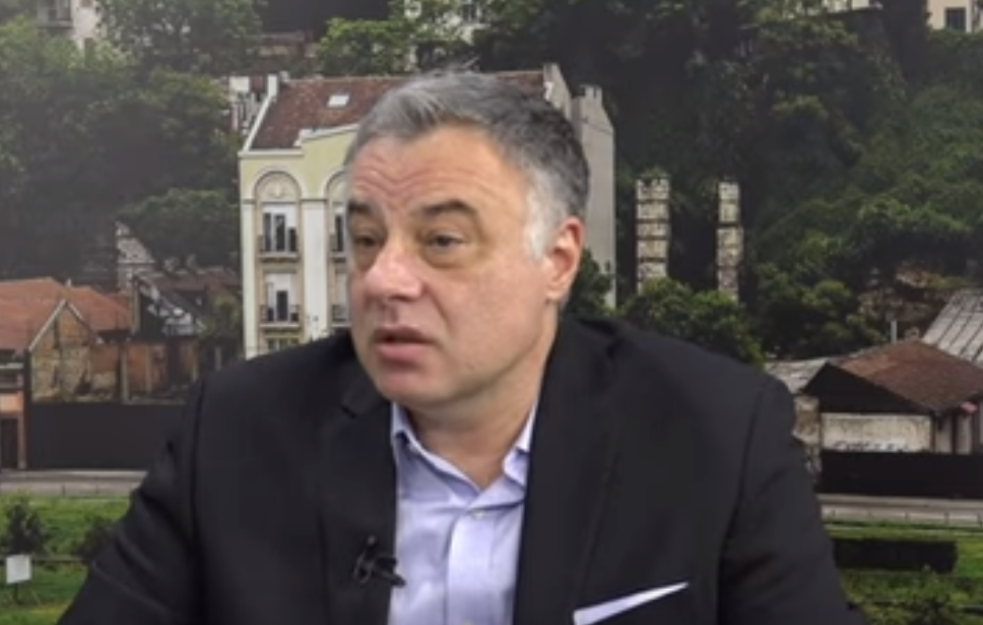 Izdavačka kuća KLET TUŽILA FONDACIJU <span style='color:red;'><b>Alek Kavčić</b></span>, oglasila se i druga strana: 'Imamo mnoštvo dokaza o korupciji koja prati izbor udžbenika po školama'   