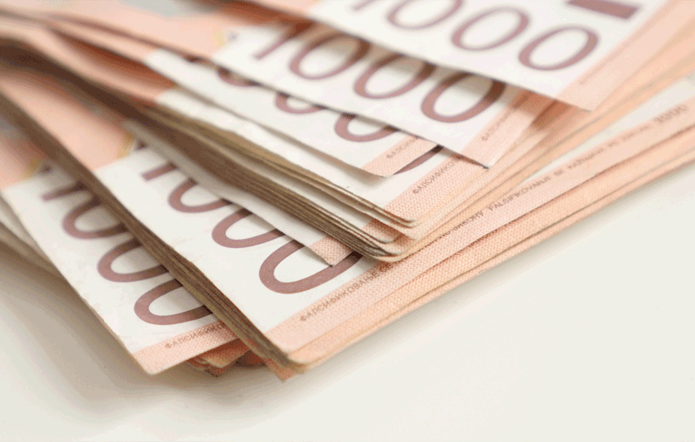 PENZIONERIMA VRATITI NOVAC OD UMANJENJA PENZIJA! Oko 700.000 građana 50 meseci dobijalo smanjena primanja