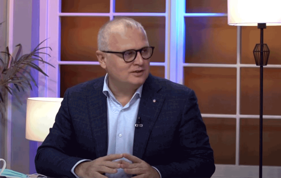 <span style='color:red;'><b>Transparentnost</b></span> Srbija: 'POKRETNA KANCELARIJA GORANA VESIĆA' ima za CILJ i njegovu LIČNU PROMOCIJU! 


