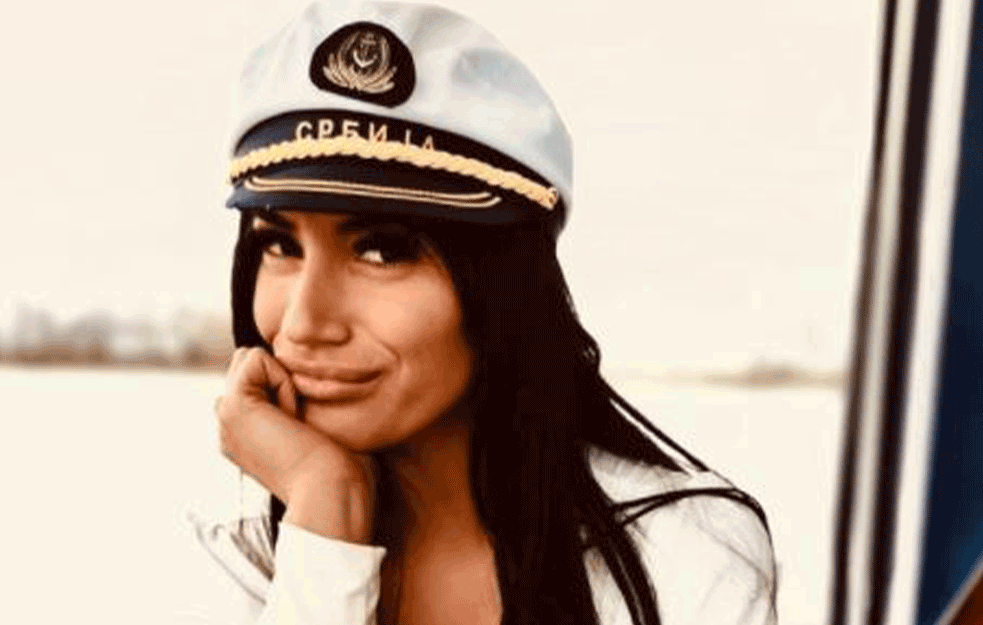 STANIJA JOJ JE IDOL: Čini se da je <span style='color:red;'><b>Kristina Spalević</b></span> opsednuta STANIJINOM! Juri Kristijana i iznajmljuje STARLETIN STAN! (FOTO)

