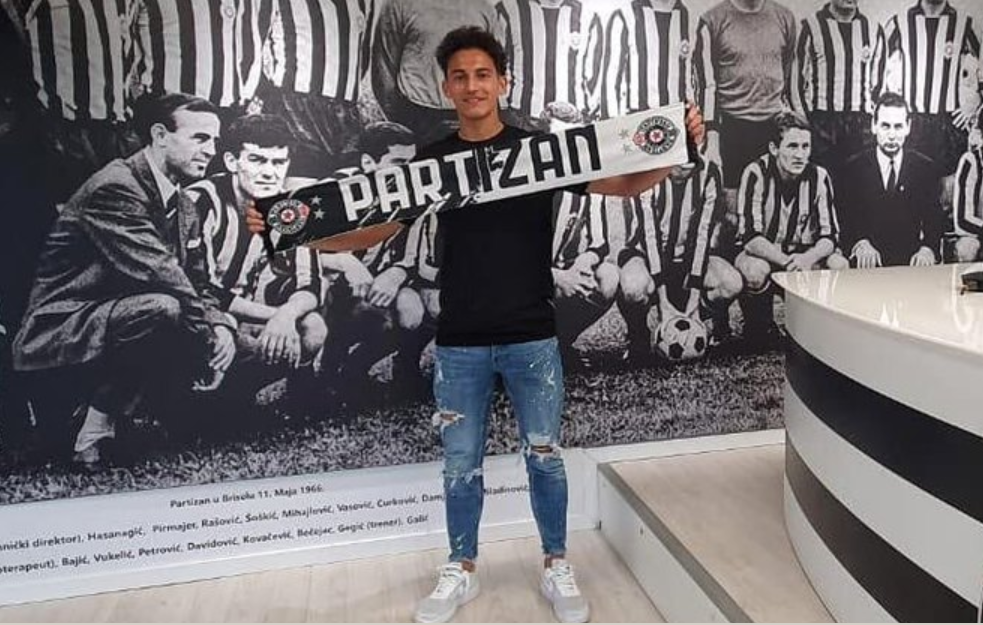 PARTIZAN VERUJE SVOJOJ DECI: Daroviti vezista Stanković postao profesionalac