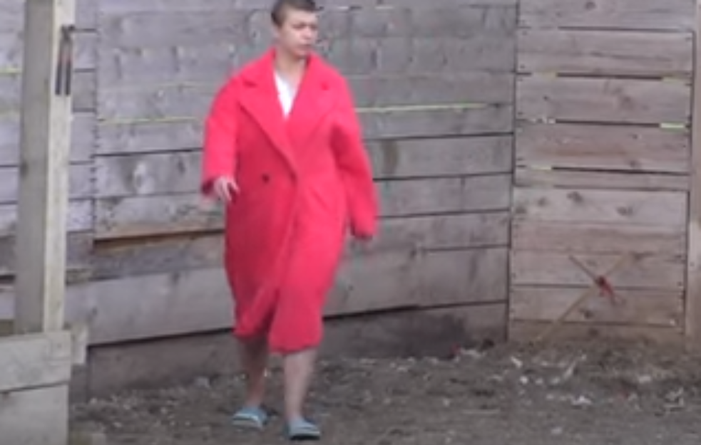 MILJANA KULIĆ U EPIZODI BEŽANJE IZ ZADRUGE: Prvo pokušala da obije KAPIJU, a onda krenula preko KROVA! (VIDEO) 