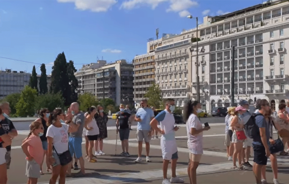 DIVNA VEST ZA SVE KOJI BI U GRČKU: Novo <span style='color:red;'><b>popuštanje mera</b></span>, SUTRA SE OTVARAJU PLAŽE, proradili barovi i restorani!