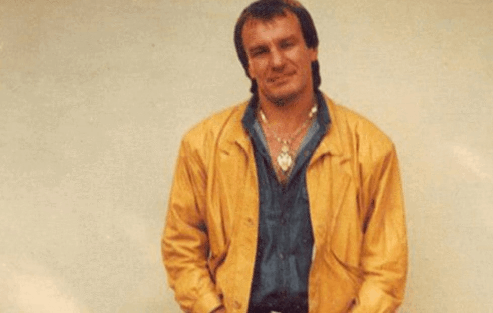 KO JE PEVAČ ZBOG KOGA JE ‘LEŽAO’ <span style='color:red;'><b>LJUBA ZEMUNAC</b></span>: Zvali su ga DOKTOR ZA KAFANSKI ŠTIMUNG, a estrada ga je OBOŽAVALA (FOTO+VIDEO)