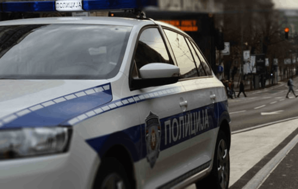 TRAGEDIJA U PROKUPLJU: <span style='color:red;'><b>Beživotna tela</b></span> bračnog paru u porodičnoj kući pronašla spremačica