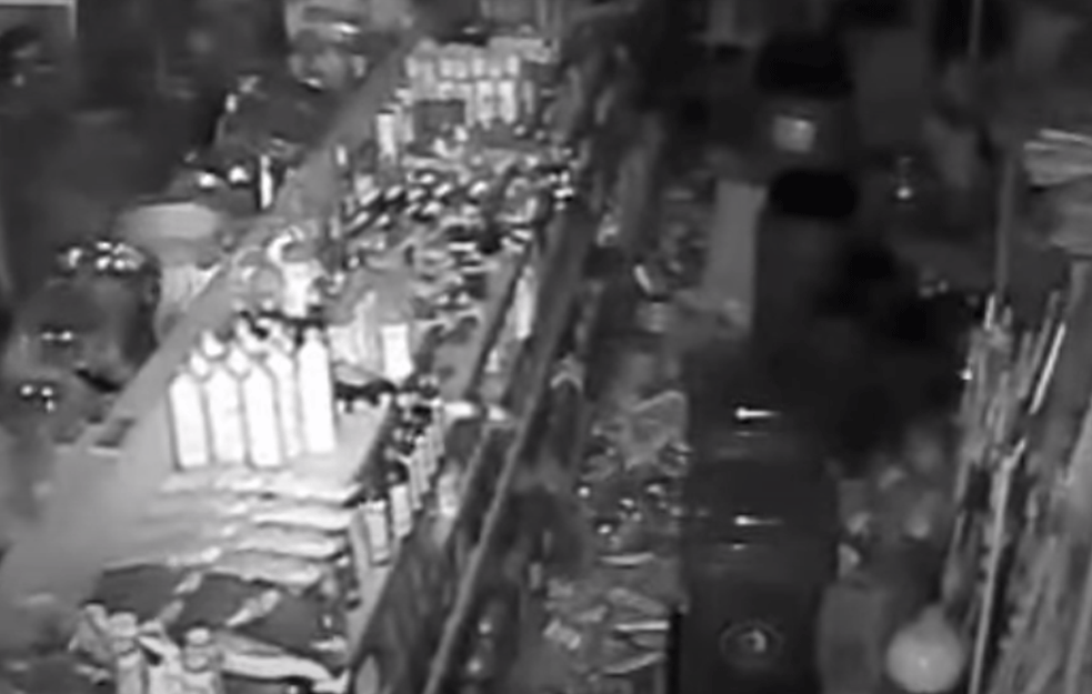 NAJMANJE <span style='color:red;'><b>TRI OSOBE POGINULE</b></span> u zemljotresu u Kini: Šteta je OGROMNA, desetine povređenih (VIDEO) 
