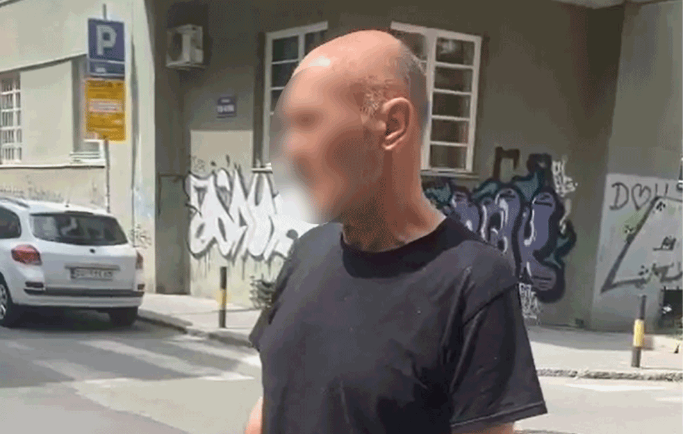 OGLASIO SE OTAC DEVOJKE ZABARIKADIRANE U STANU: Ona je psihički bolesnik, vikala je da će nas POKLATI, zvao sam POLICIJU! (FOTO) 