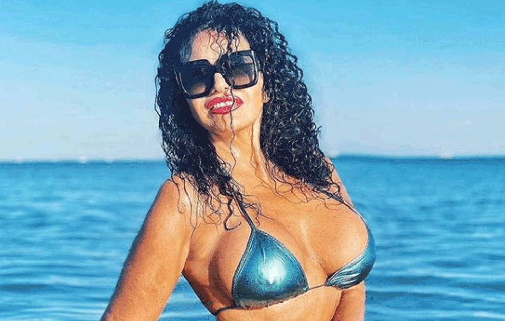 LIDIJA VUKIĆEVIĆ POKAZALA ZANOSNE OBLINE: Glumica na meti KRITIKA zbog NOVIH FOTOGRAFIJA 'Poludela žena u 60 godina'! (FOTO) 


