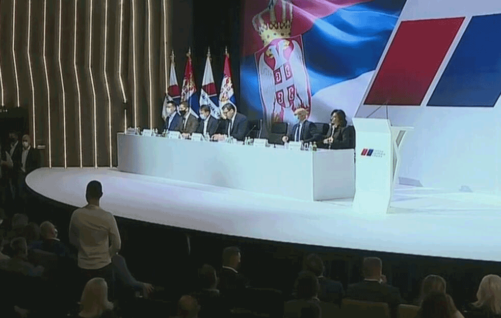ZAVRŠEN <span style='color:red;'><b>GO SNS</b></span>, Stefanovićeva ostavka PRIHVAĆENA, čeka se njegova ZAMENA, Vučić jasan: Nećemo skidati GLAVE!