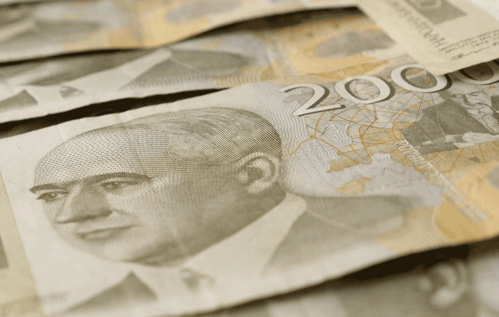 KAD MOŽEMO DA OČEKUJEMO POVEĆANJE PLATA I PENZIJA: Velike su šanse, a evo OD ČEGA ZAVISI!  