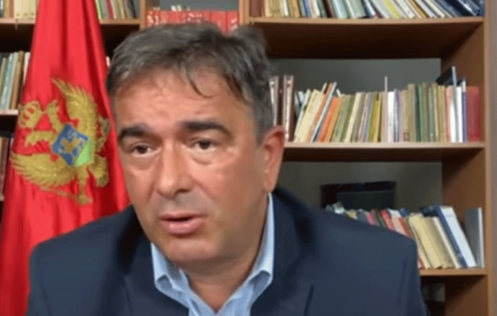 NEBOJŠA MEDOJEVIĆ TRAŽI KRIVOKAPIĆEVU OSTAVKU: Neiskusan je, nesposoban da vodi Vladu i alav na pare!