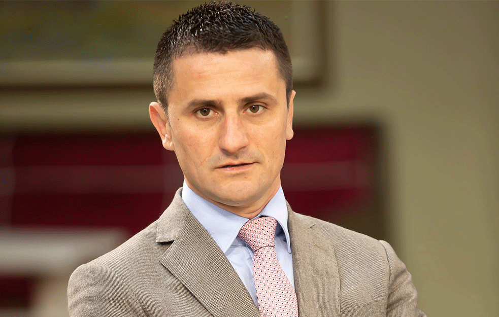 POSLANIK SKUPŠTINE CRNE GORE, MILUN ZOGOVIĆ ZA GLAS JAVNOSTI: \