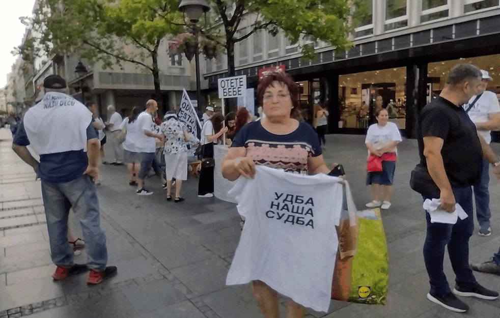 BORAC ZA <span style='color:red;'><b>NESTALE BEBE</b></span> OSNIVA POKRET: Čekala sam 21 godinu i shvatila da će politika VRATITI OTETO DETE! (VIDEO)