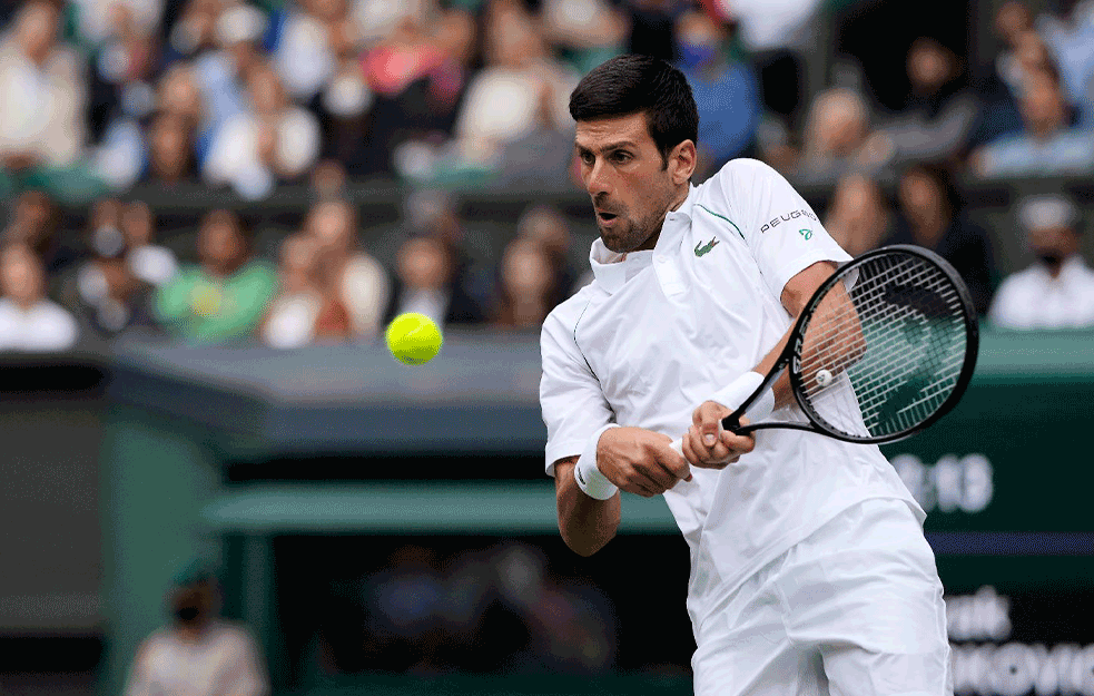 NOLE KO TE ŠIŠA? Đoković seo u frizersku stolicu, A EVO KO JE FRIZER! (FOTO)