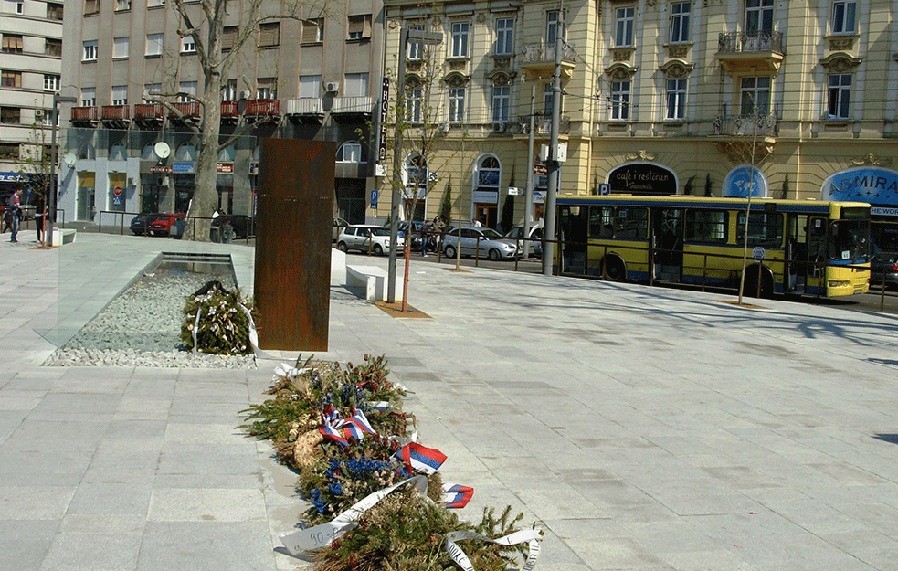 OD VIDOVDANA DO <span style='color:red;'><b>MITROVDAN</b></span>A: POMERANJE OTKRIVANJA SPOMENIKA ŽRTVAMA RATA NA SAVSKOM TRGU OTKRILO JOŠ VEĆE PROBLEME!
